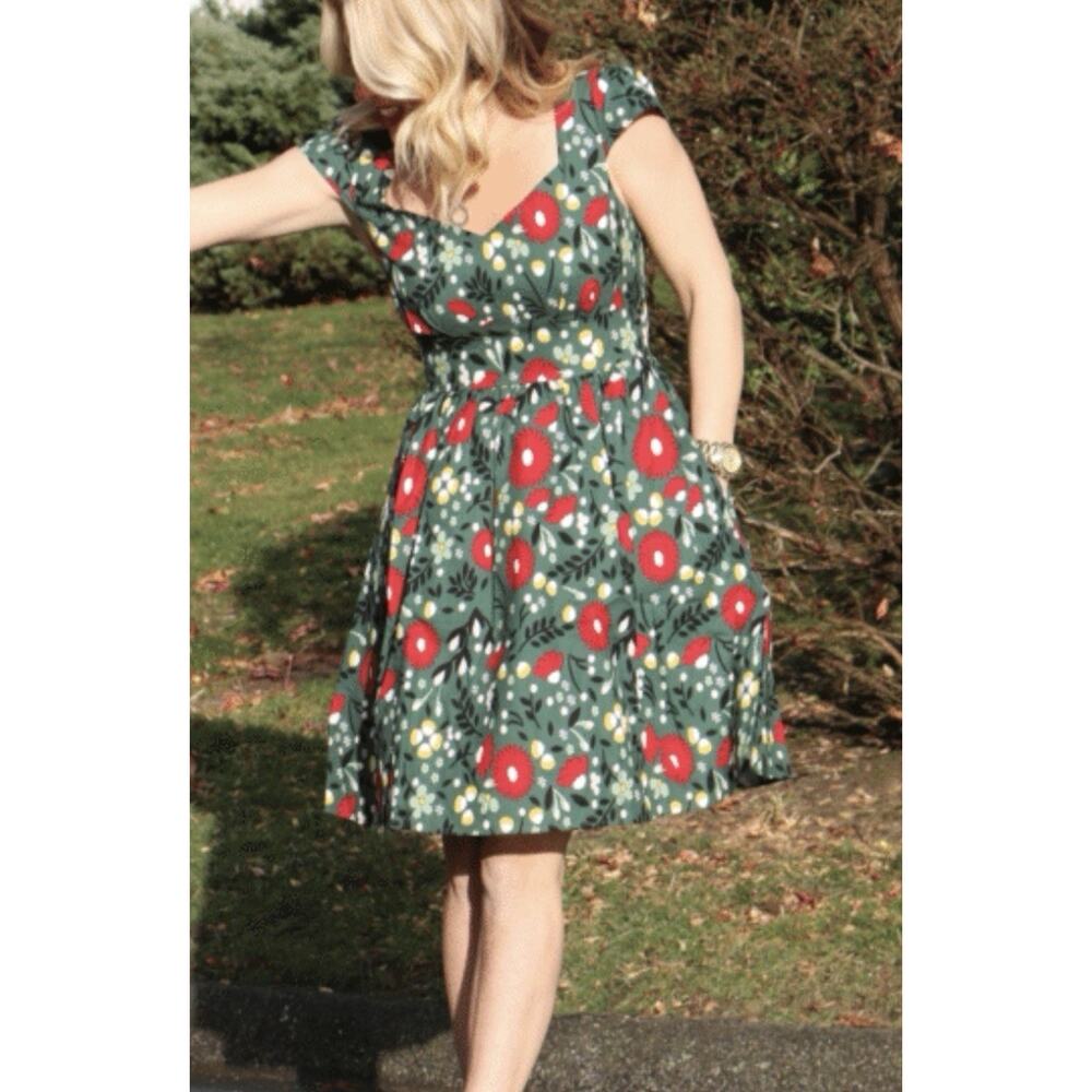 Modcloth Green Floral A-Line Dress Pleated Cap Sleeves Pockets Sz S Lined - Picture 4 of 4